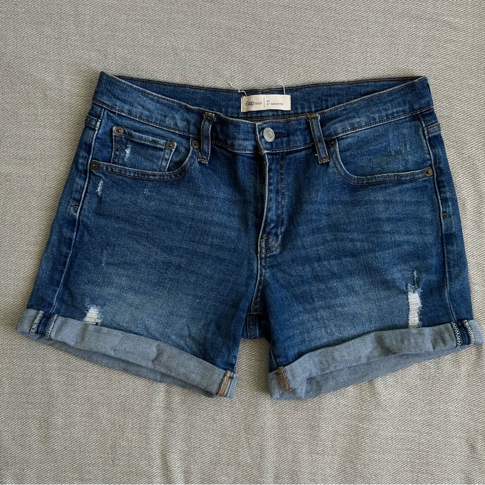 GAP mid rise women's denim shorts